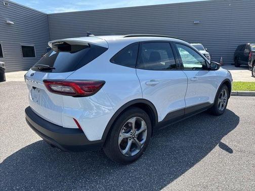 Space Silver 2025 Ford Escape ST-Line