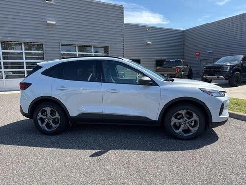 Space Silver 2025 Ford Escape ST-Line