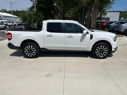 Oxford White 2022 Ford Maverick Lariat