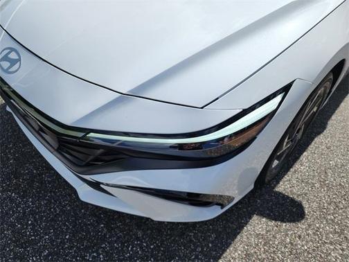 2025 Hyundai ELANTRA HEV Limited
