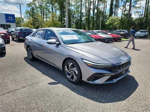 2025 Hyundai ELANTRA Limited