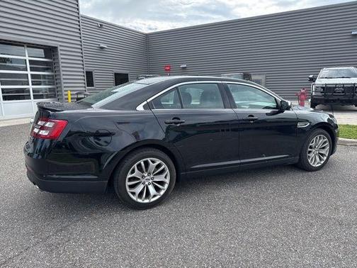Shadow Black 2017 Ford Taurus Limited