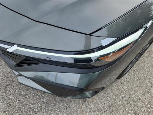 2025 Hyundai ELANTRA HEV SEL Sport