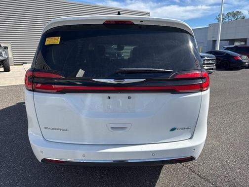 2023 Chrysler Pacifica Hybrid Touring L