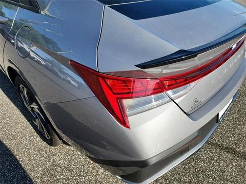 2025 Hyundai ELANTRA HEV SEL Sport