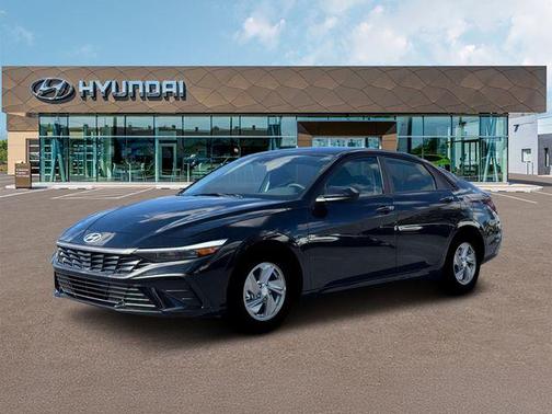 Black 2026 Hyundai ELANTRA SE