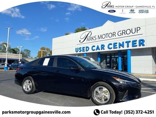 2023 Hyundai ELANTRA SE