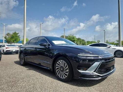 2025 Hyundai SONATA Hybrid Limited