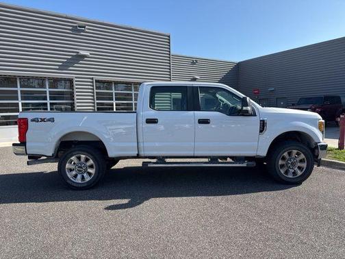 Oxford White 2017 Ford F-250 XL