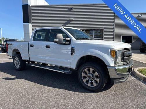 Oxford White 2017 Ford F-250 XL