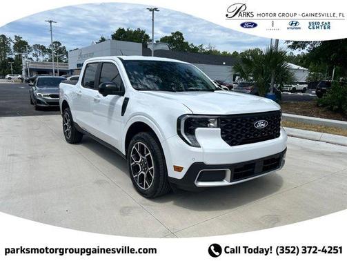 Oxford White 2025 Ford Maverick Lariat