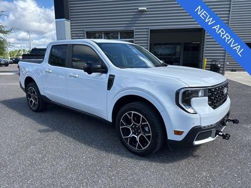 Oxford White 2025 Ford Maverick Lariat