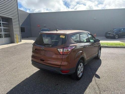 Canyon Ridge Metallic 2017 Ford Escape S
