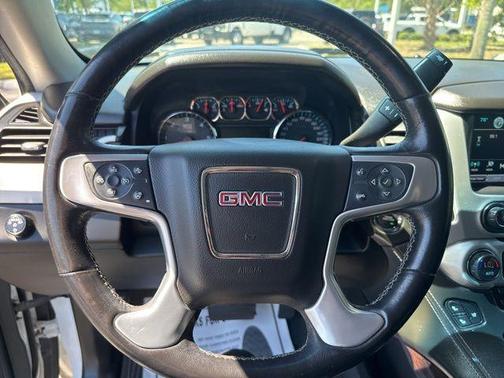 Summit White 2019 GMC Yukon XL SLT