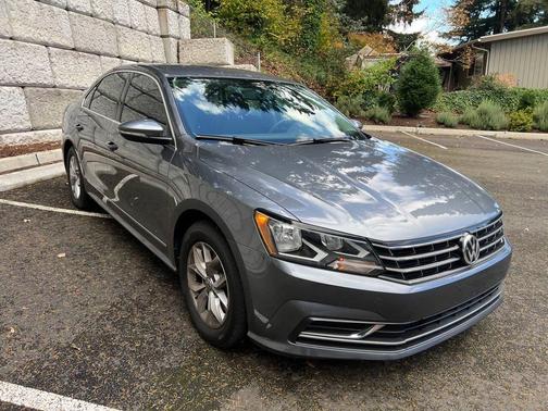 Platinum Gray Metallic 2017 Volkswagen Passat 1.8T S