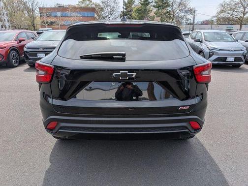 Mosaic Black Metallic 2024 Chevrolet Trax FWD 1RS