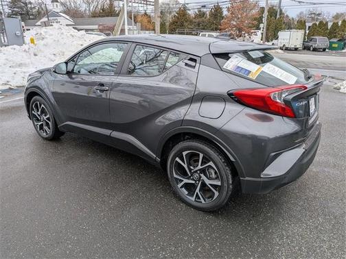 2022 Toyota C-HR XLE