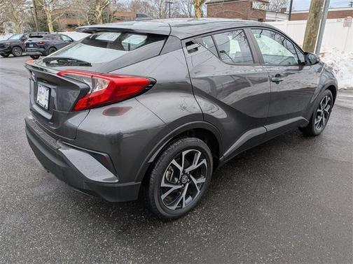 2022 Toyota C-HR XLE