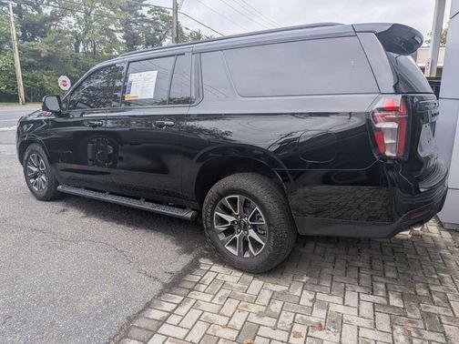 Black 2024 Chevrolet Suburban 4WD Z71