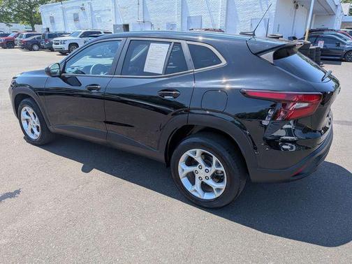 Mosaic Black Metallic 2024 Chevrolet Trax LS