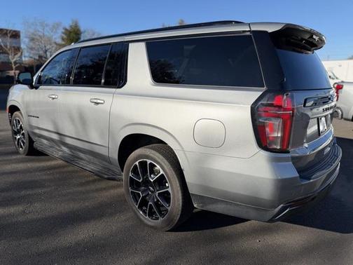 2024 Chevrolet Suburban RST