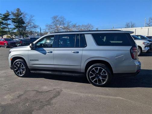 2024 Chevrolet Suburban RST