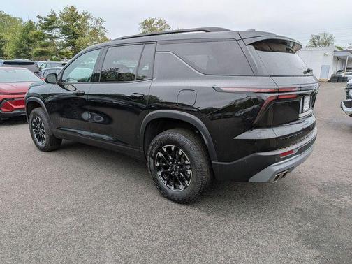Mosaic Black Metallic 2024 Chevrolet Traverse AWD Z71