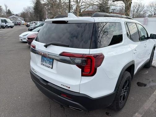 2022 GMC Acadia AWD AT4