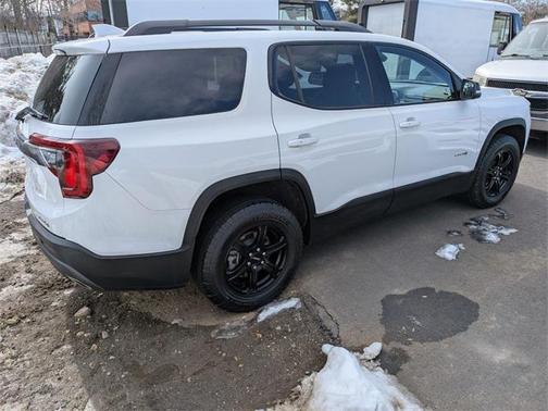 2022 GMC Acadia AWD AT4