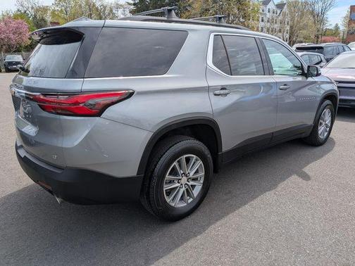 Sterling Gray Metallic 2023 Chevrolet Traverse LT Leather