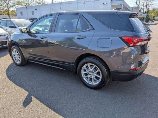 Iron Gray Metallic 2022 Chevrolet Equinox LS