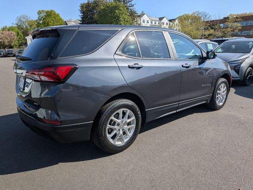 Iron Gray Metallic 2022 Chevrolet Equinox LS