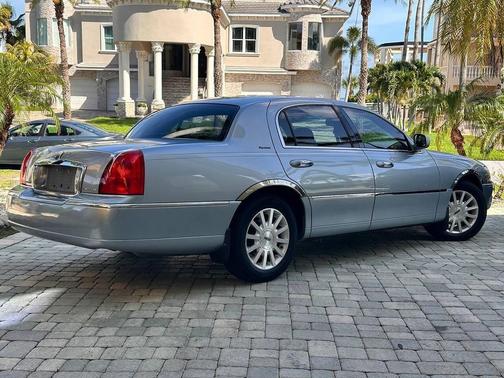 2007 Lincoln Town Car Signature