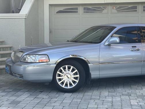 2007 Lincoln Town Car Signature