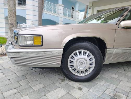 1991 Cadillac DeVille Base