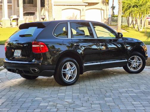 2010 Porsche Cayenne Cayenne