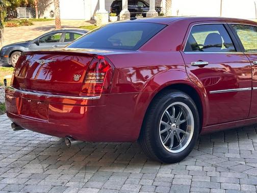 2006 Chrysler 300C Base