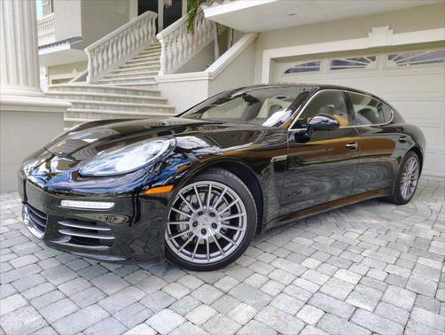2014 Porsche Panamera 4S Executive