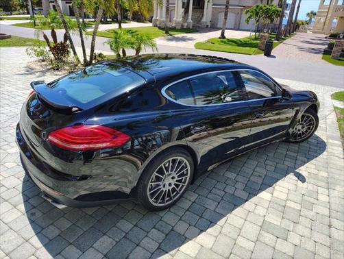 2014 Porsche Panamera 4S Executive