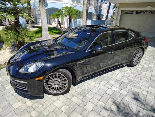 2014 Porsche Panamera 4S Executive