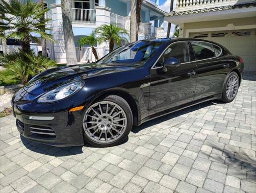 2014 Porsche Panamera 4S Executive
