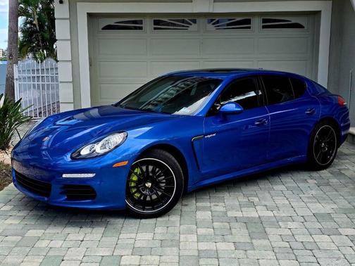 2015 Porsche Panamera 4