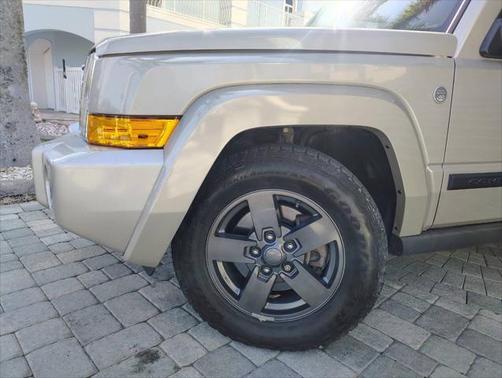 2007 Jeep Commander Sport