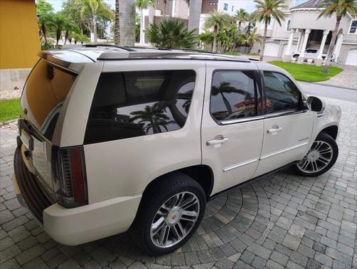 2013 Cadillac Escalade Premium