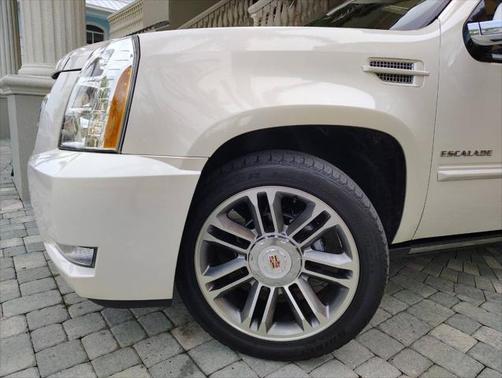 2013 Cadillac Escalade Premium