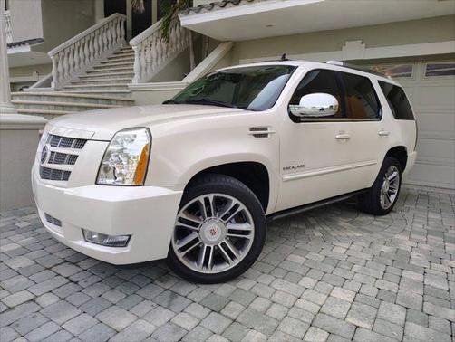 2013 Cadillac Escalade Premium