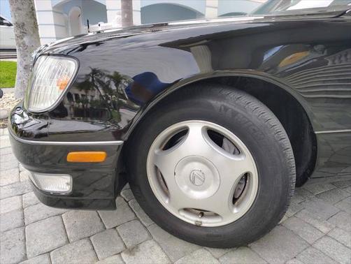 2000 Lexus LS 400 Base 4dr Sedan