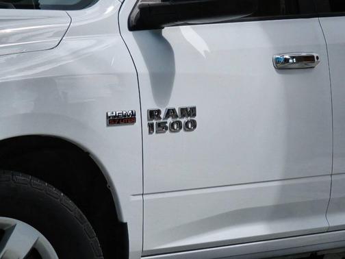 2016 RAM 1500 SLT