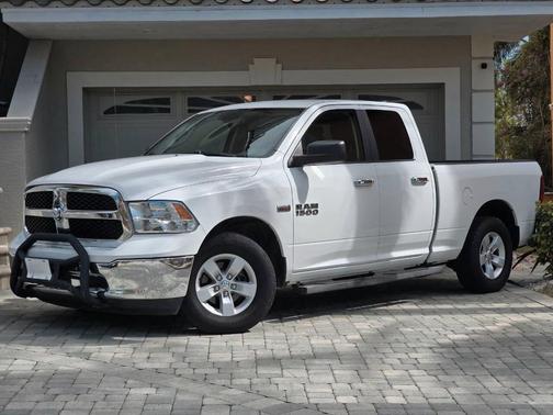 2016 RAM 1500 SLT