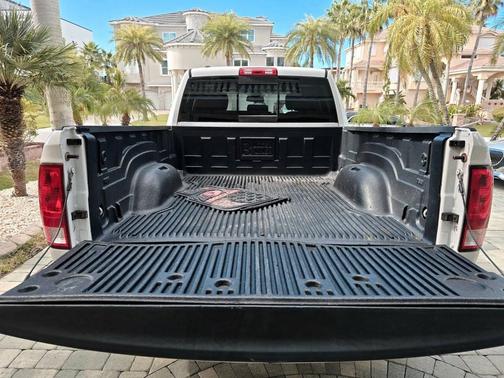 2016 RAM 1500 SLT